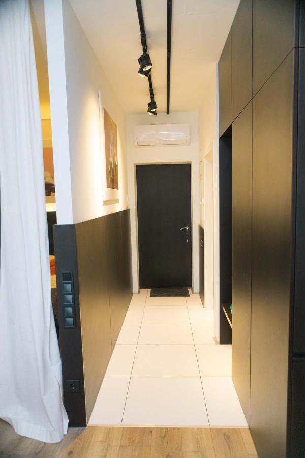 Stylish 1 Bedroom Studio Near Most City Dnipro Exteriör bild