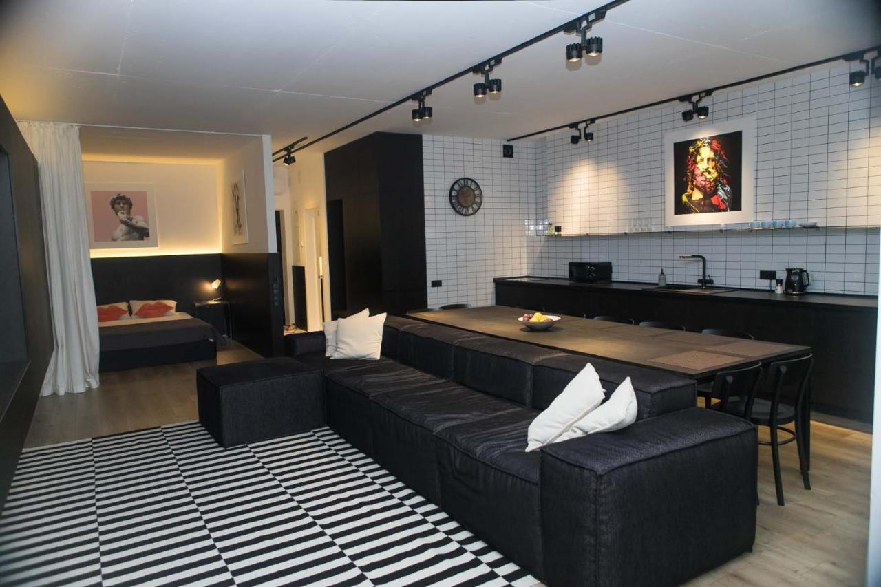 Stylish 1 Bedroom Studio Near Most City Dnipro Exteriör bild