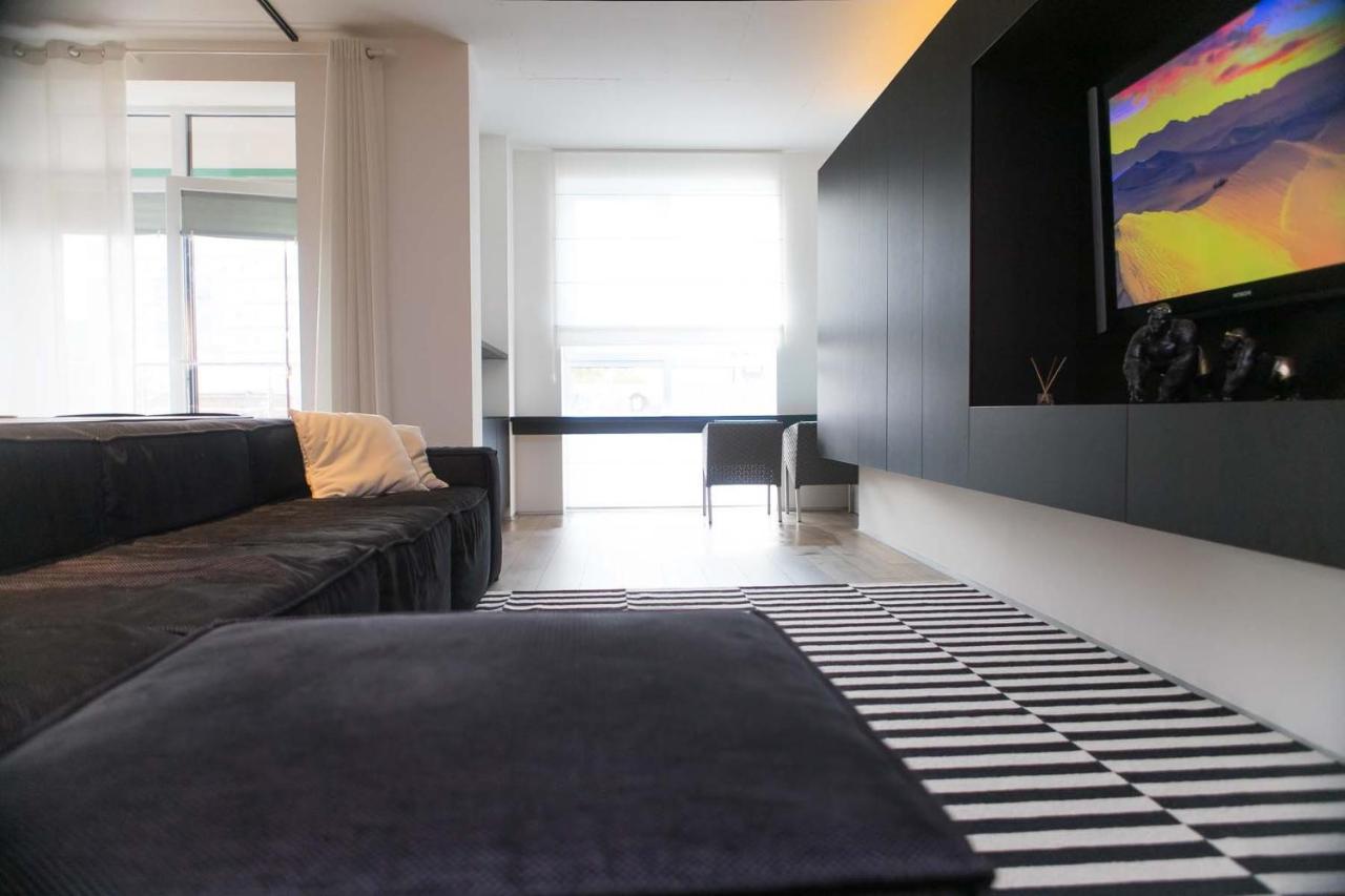 Stylish 1 Bedroom Studio Near Most City Dnipro Exteriör bild