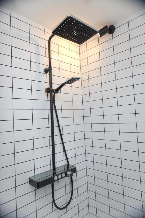 Stylish 1 Bedroom Studio Near Most City Dnipro Exteriör bild