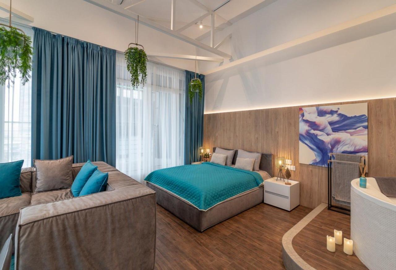 Stylish 1 Bedroom Studio Near Most City Dnipro Exteriör bild