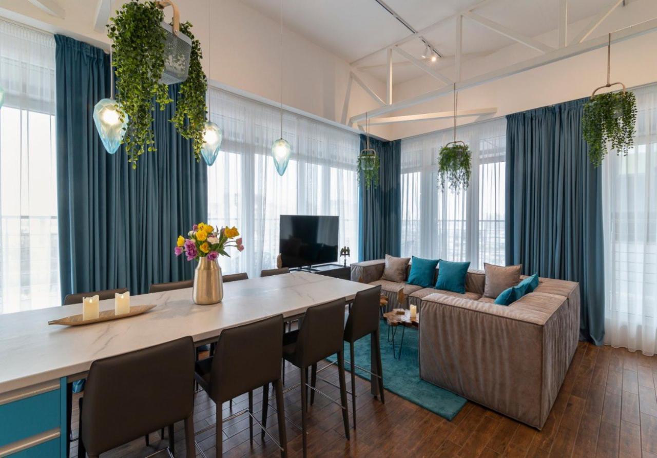 Stylish 1 Bedroom Studio Near Most City Dnipro Exteriör bild